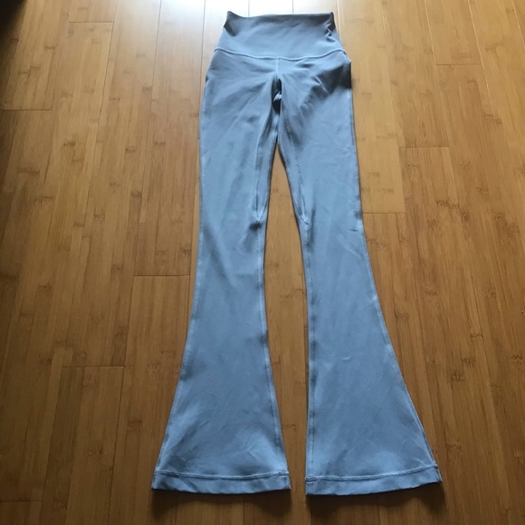 Lululemon Align High-Rise Mini-Flared Pant 32"
Chambray (2023) Like new - Picture 7 of 8